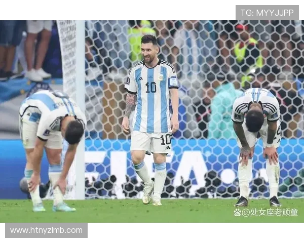 足球明星蓝白发型女展现独特魅力与时尚风格引领潮流新趋势