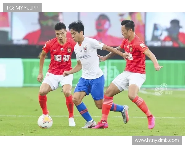 成都网球队以50分领跑世界锦标赛积分榜展现强劲实力